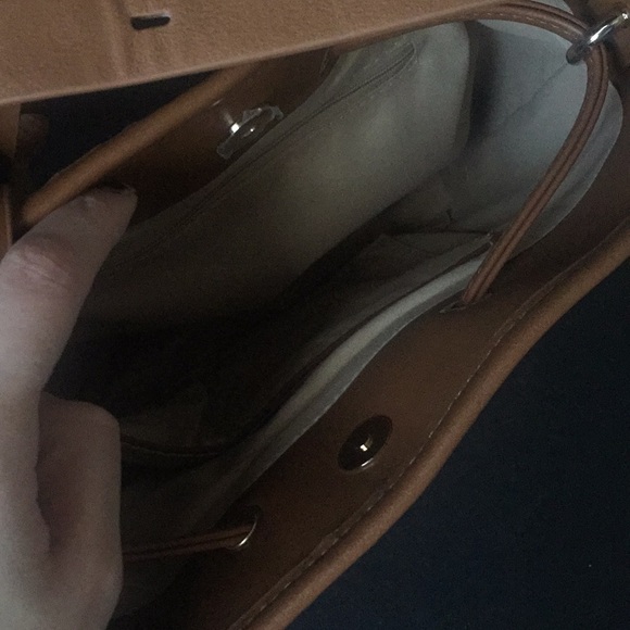 Cute fun purse. - Picture 3 of 4